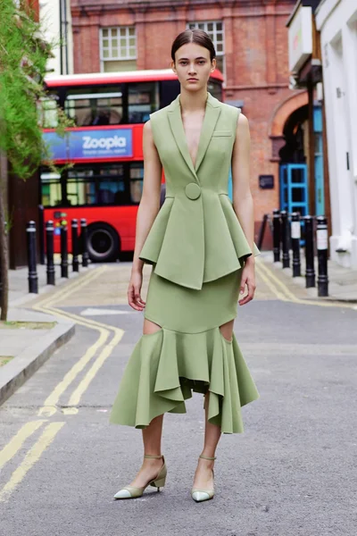 Look 10